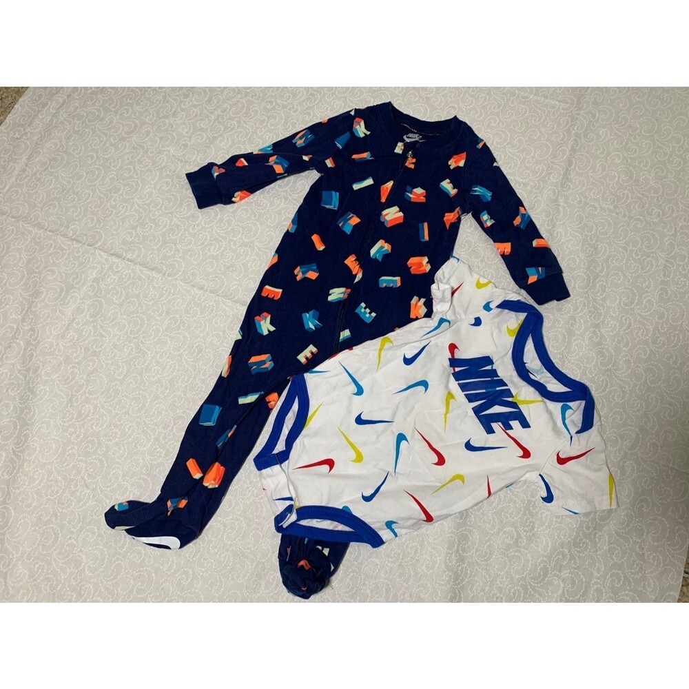 Nike zip up sleeper and white onesie set size 9m